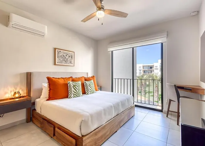 Bright And Modern W/ Balcony, Shared Pool, A/c, Minutes To & Town Сasa de vacaciones