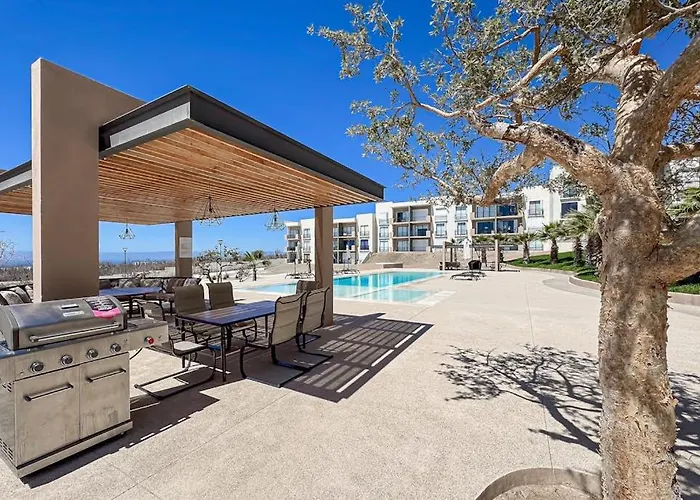 Bright And Modern W/ Balcony, Shared Pool, A/c, Minutes To & Town * Cabo San Lucas