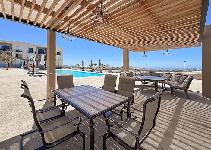 Сasa de vacaciones Bright And Modern W/ Balcony, Shared Pool, A/c, Minutes To & Town